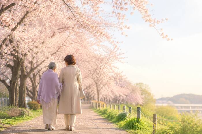 親が本当に喜ぶ贈り物として気持ちを起点に選ぶ家族の温かいシーン